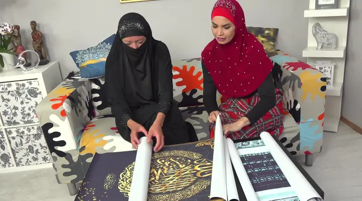 Muslimská děvka šuká pro plakáty