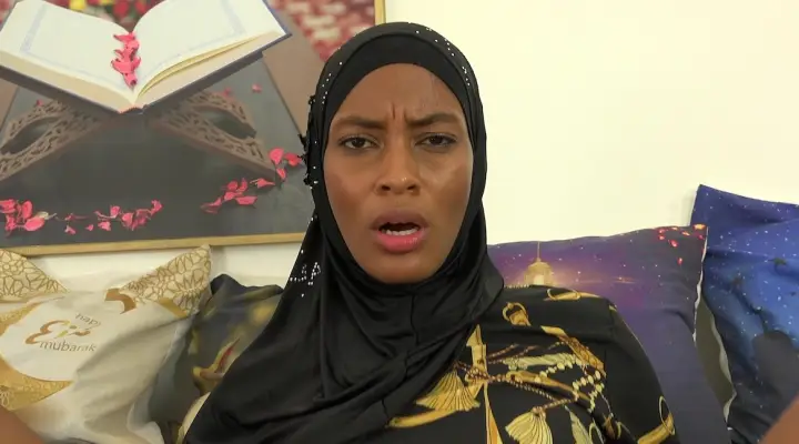 Sání tvrdého péra místo vysávání podlahy