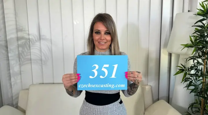 Blond milfka ho nechala stříkat dovnitř