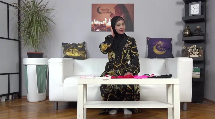 Hun gav ham et modeshow i undertøj og hijab