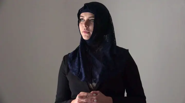 Reiche Muslima Nikky Dream will Wohnungen in Prag kaufen