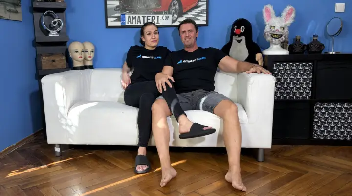 Heißes tschechisches Babe will mit einem Profi ficken