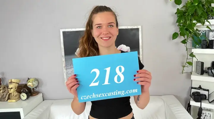 Adolescente checa en su primer casting