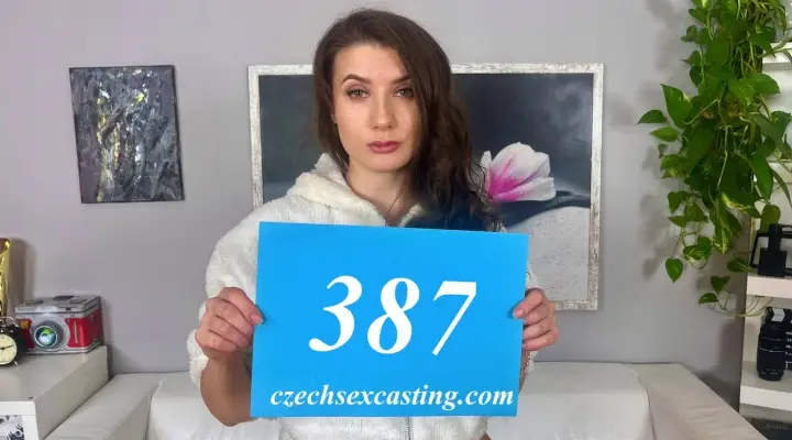 Kõva anaalseks casting-fotoshootingu ajal
