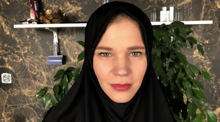 Musliminarttu Sara Kay nai asianajajaansa...