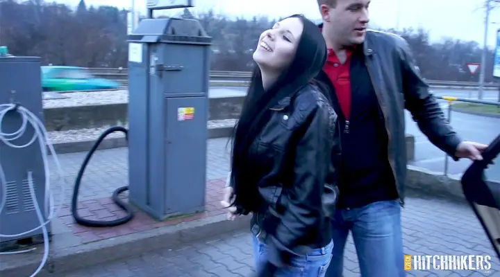 Egy nagy adag sperma Gina számára