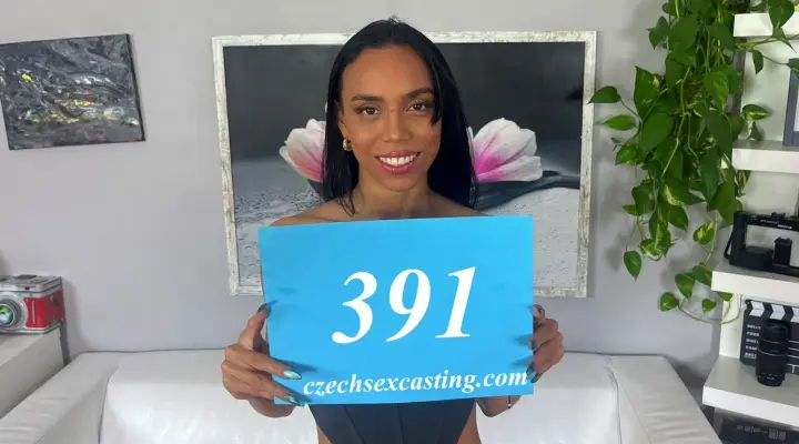 Latin babe szereti cseh farkak