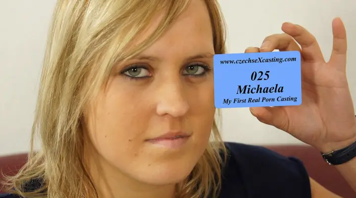 Una teenager bionda e paffuta al suo primo casting porno