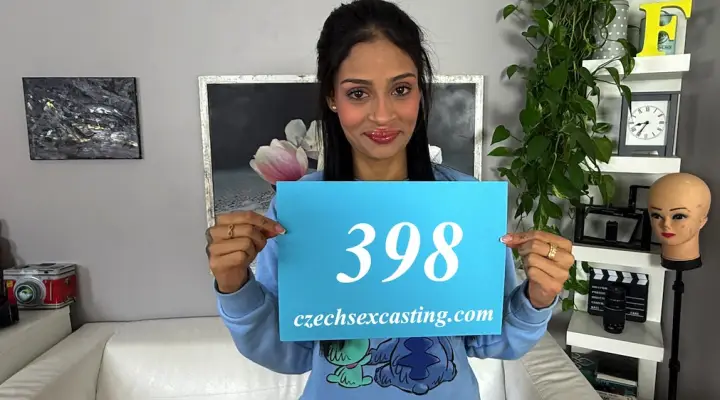 La bella colombiana ama il sesso con il cameraman