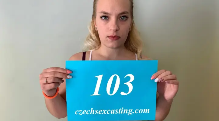 Bionda scopata al casting porno