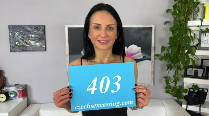 Sexy latina rende il ragazzo molto duro nel casting