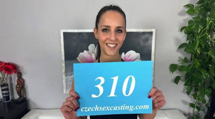 チェコの露出狂、セクシーな体を見せたい