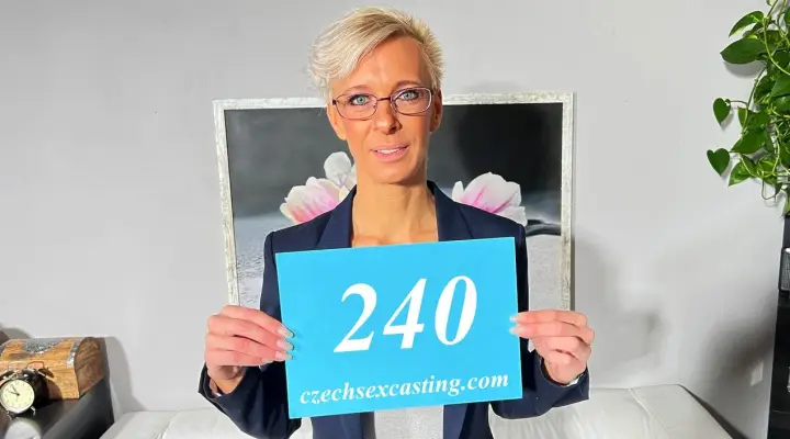 근육질 남자가 금발 성숙한 섹스