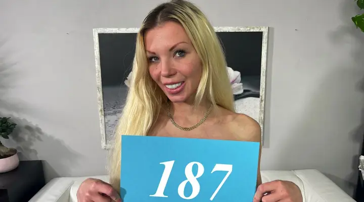 Seksuali blondinė teaser atvyko į liejimą