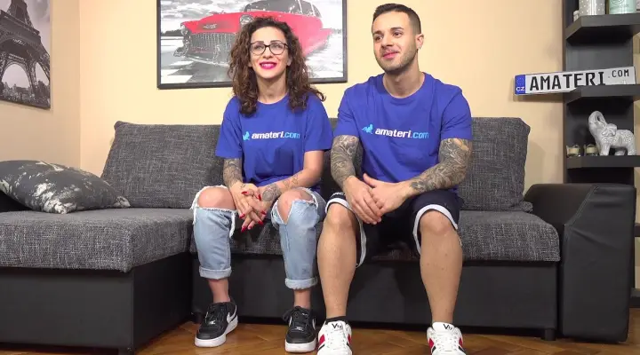 Plaukuoti mėgėjų italų milf