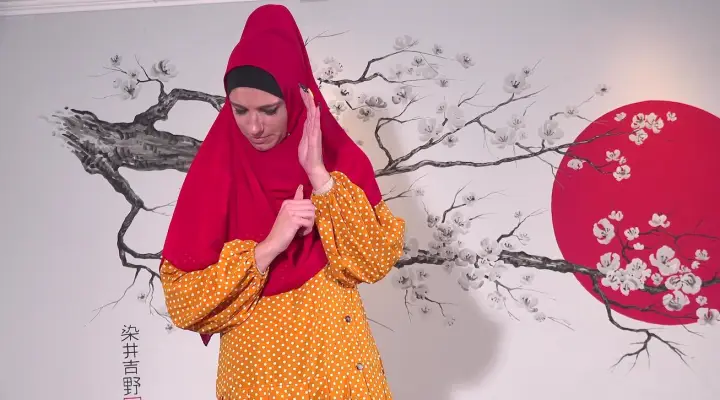 Ta på pikken min, ellers ringer jeg til mannen din.