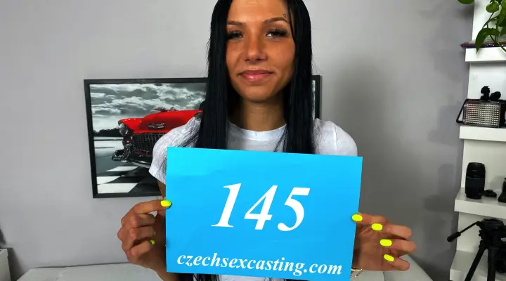 Casting eindigde in een geweldige neukpartij voor hete brunette