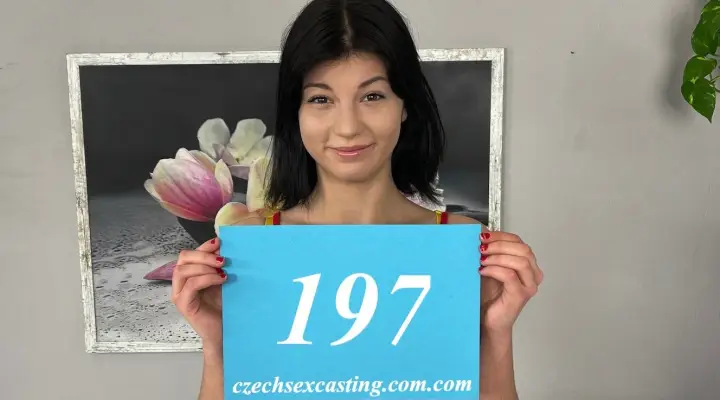 Tsjechische babe maakt man heel hard in casting