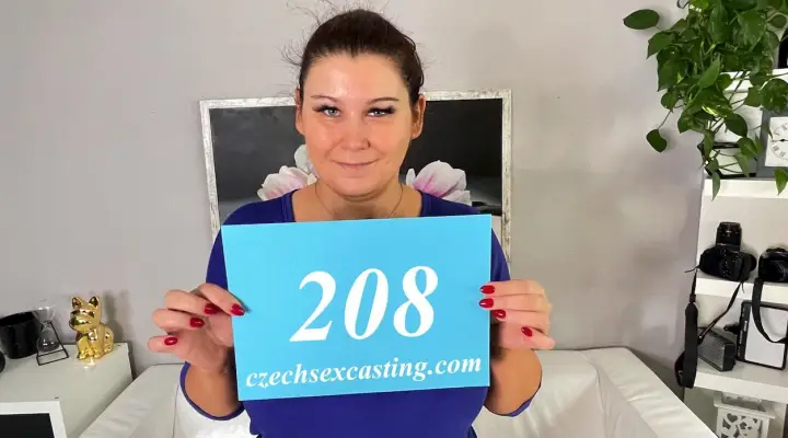 Czeska Busty Milf rozłożyła nogi do świetnej pracy