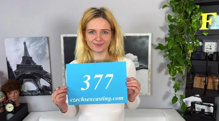 A doce puta loira aproveita ao máximo uma foda de casting