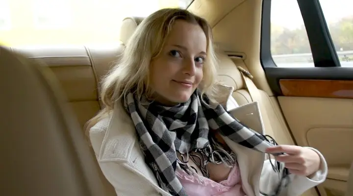 在加油站的厕所里做爱