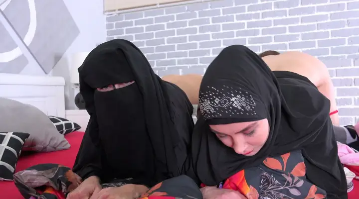 两个穆斯林婊子